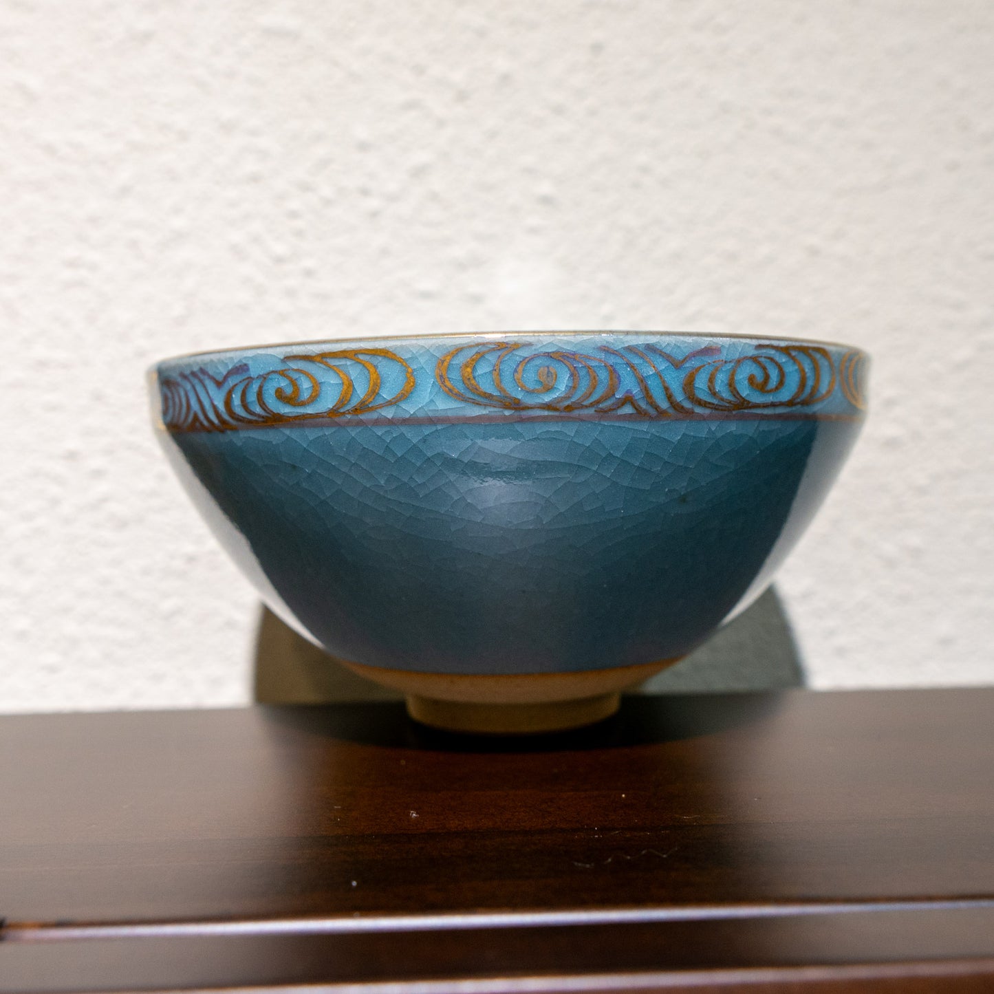 ✿ 貴山造 青釉金彩流水文茶碗 ❀