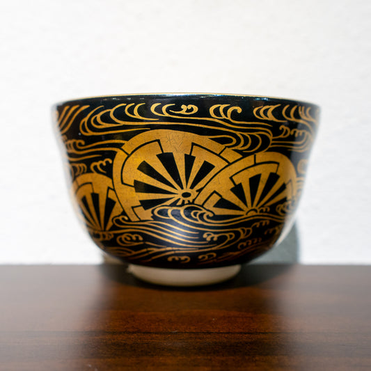 ✿ 宮地英香造 黒地金彩波車茶碗 ❀